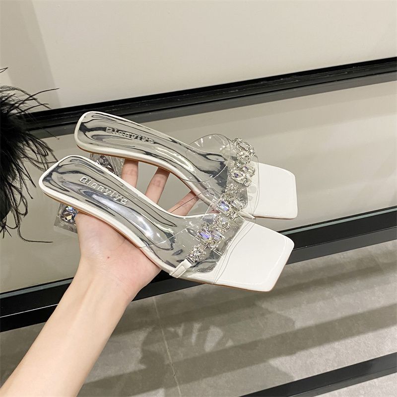 Diamantgefütterte Sanda für Damen mit freiliegenden Zehen, silberne Hausschuhe für modische Kleidung, trendige transparente Kristallhochzeit_voghion.com