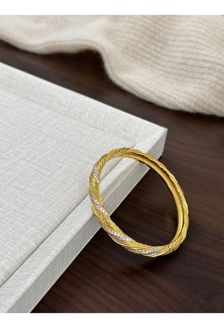 Neues chinesisches vergoldetes leichtes Luxus-Bambusknoten-Stern-Kleines Nischen-Palaststil-High-End-Gold-Intarsienarmband für Frauen_voghion.com