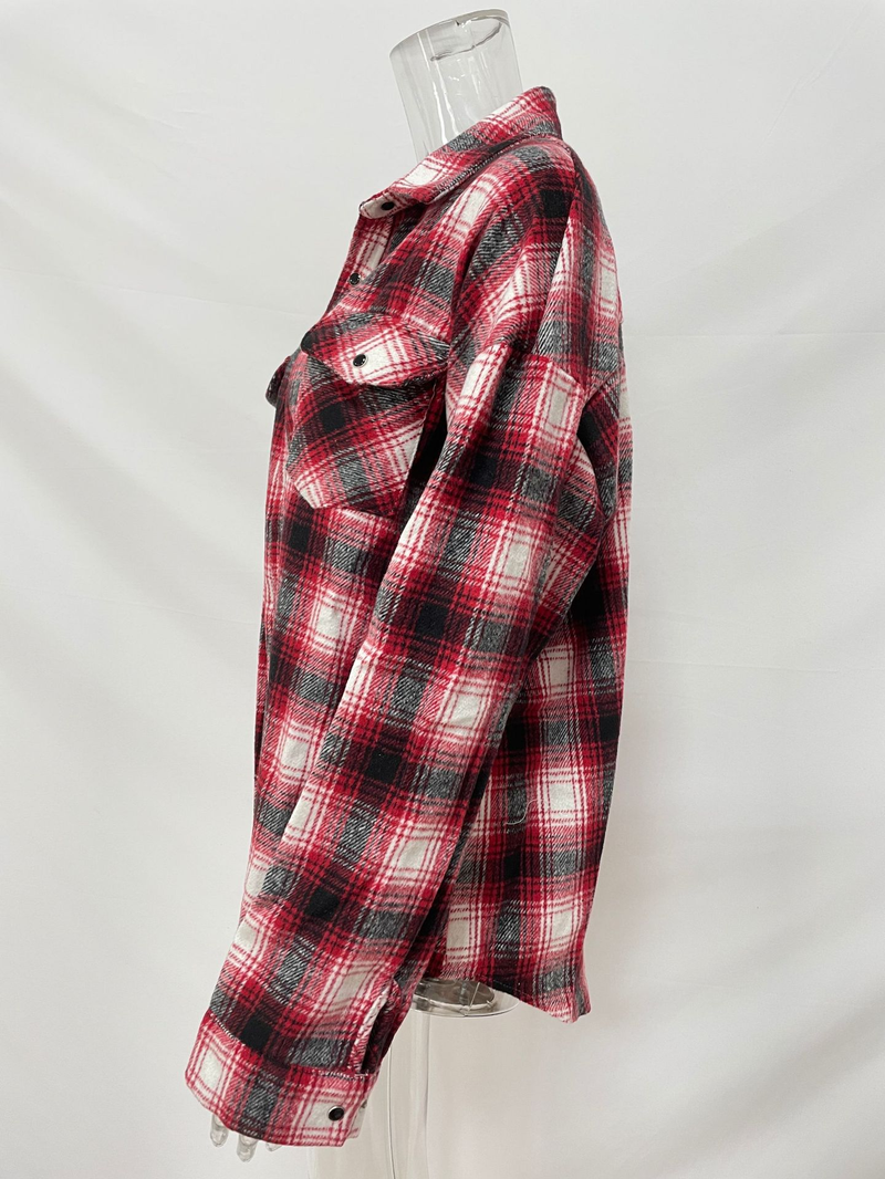 Camicia a quadri da donna nella lunga camicia cardigan con risvolto ampio_voghion.com