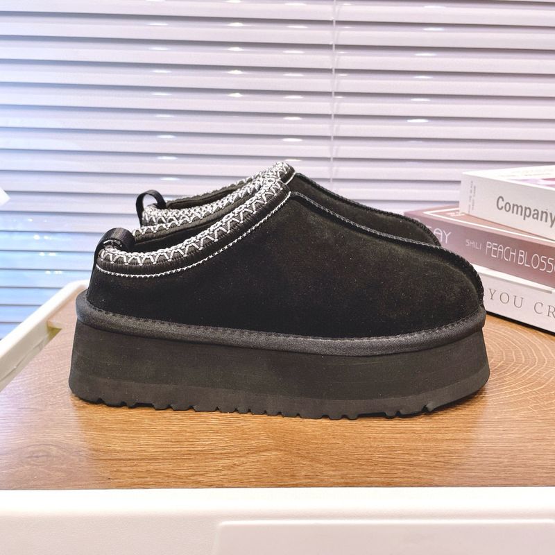 2025 Winter New Sheepskin Wool Integrated Ethnic Style Lazy Shoes Non-Slip Warm Height-Increasing Thick-Soled Snow Boots_voghion.com