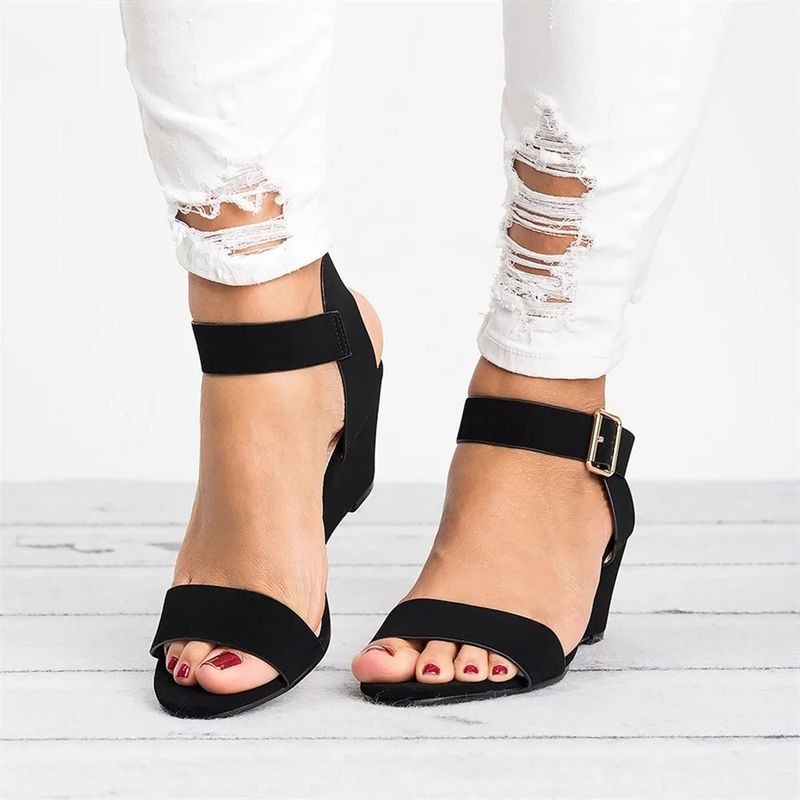 Grote maat 2025 lente/zomer nieuwe sandalen met hoge hak en gesp voor dames_voghion.com