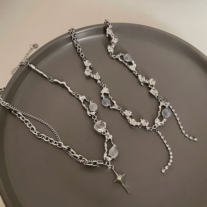 Puro desiderio ragazza calda ~ Collana in pietra di luna bianca femminile dolce fresco rete rossa collana accessori design di nicchia catena clavicola_voghion.com