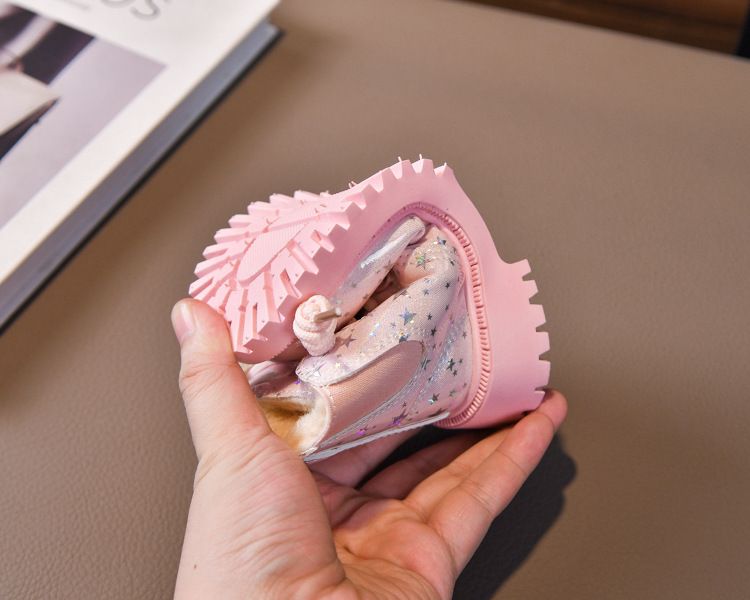 Mädchenmode Martin 2024 Winter Neue Kinder-Baumwollschuhe Vielseitige, weiche Sohlen Warme, niedrig geschnittene britische Stiefel_voghion.com