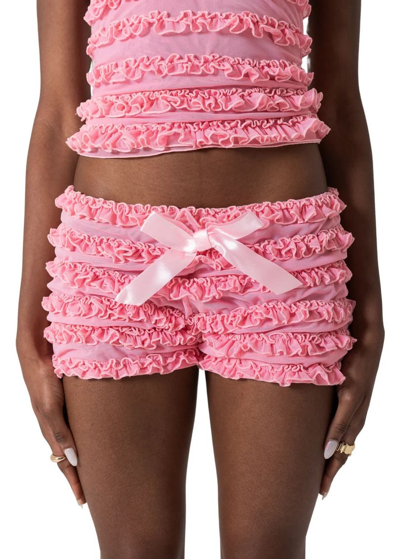 Zoete pittige meid met paddenstoelrand, tanktop met uitgeholde bandjes, zomer- en kanten shorts voor dames, twee stuks_voghion.com