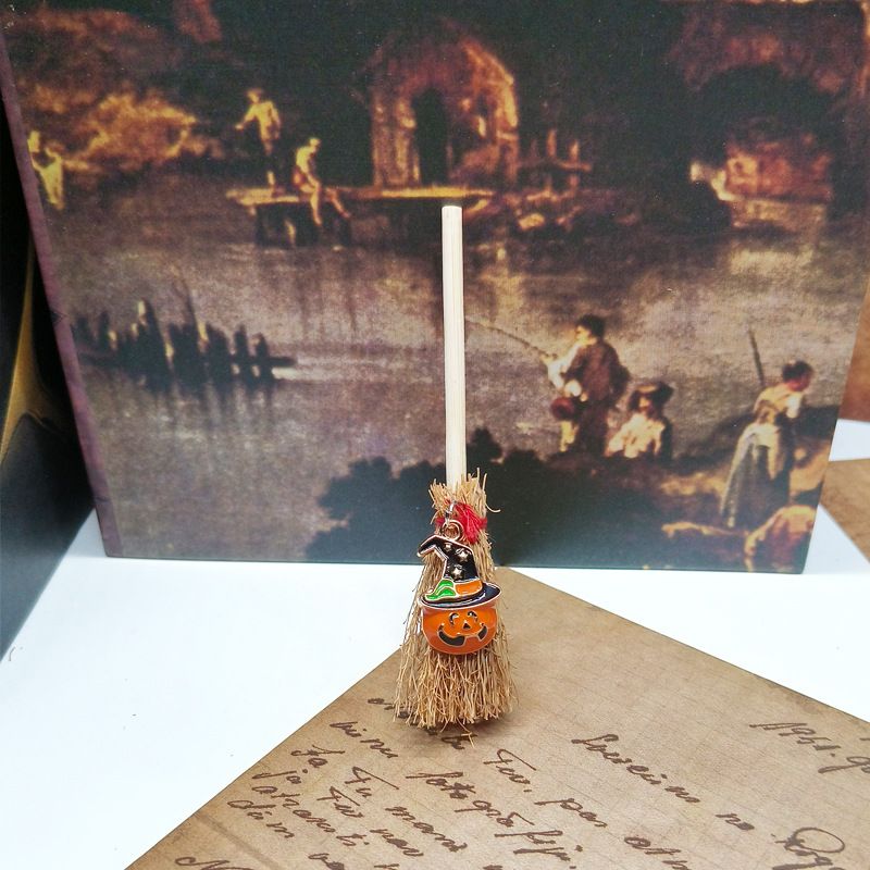 Wooden Halloween Car Hanging Ornaments - Handcrafted Gothic Charms For Rearview Mirror (9 Mystical Designs, 3.5 Inch)_voghion.com