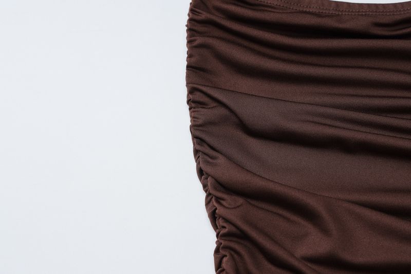 Heiße Selg-Kleidung in Europa und Amerika Herbst und Winter 2024, neues sexy trägerloses Plissee-Hüftkleid mit U-Ausschnitt, Großhandel_voghion.com