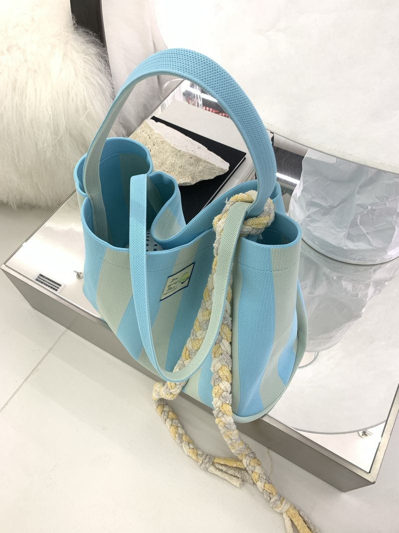 Borsa da viaggio casual semplice e grande a righe coreane, primavera estate 2025_voghion.com