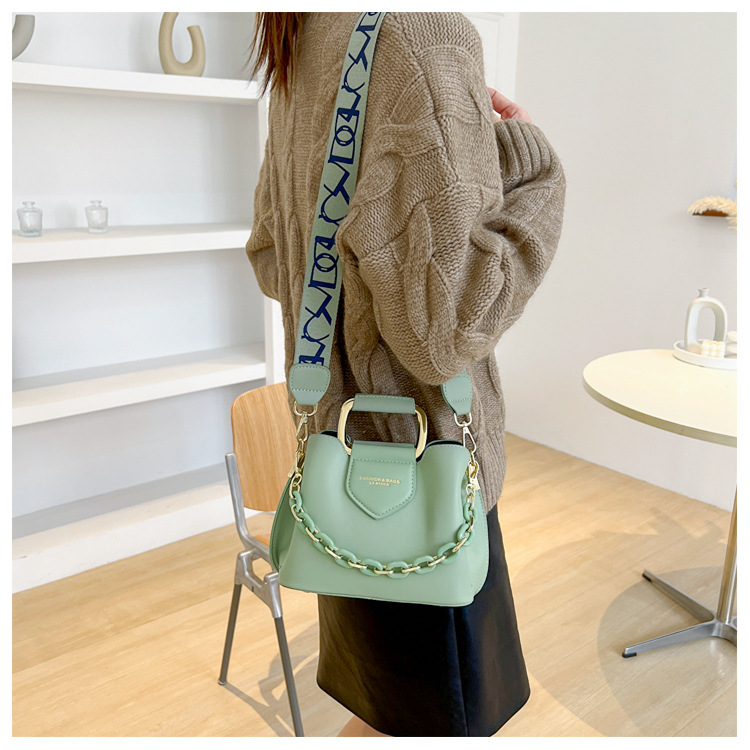Borsa design femminile catena di nicchia 2023 nuova borsa a tracolla borsa messenger borsa a secchiello per tutti i fiammiferi di fascia alta_voghion.com