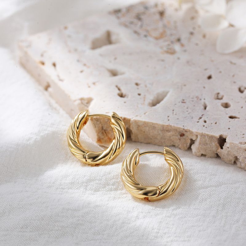 Gold Retro Simple Geometric Twist Round Stacked Light Earrings Ear Jewelry_voghion.com