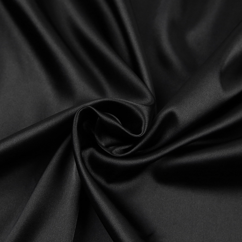 Weißes, leichtes, luxuriöses und bequemes Langarm-Nachthemd aus Satin mit Federn, modisch, exklusiv für Damen zu Hause_voghion.com