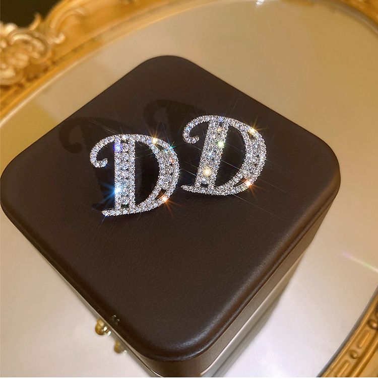 Damen-Accessoires, Diamant-Set, einfaches Temperament, Design, Sinn für Trend-Ohrringe_voghion.com