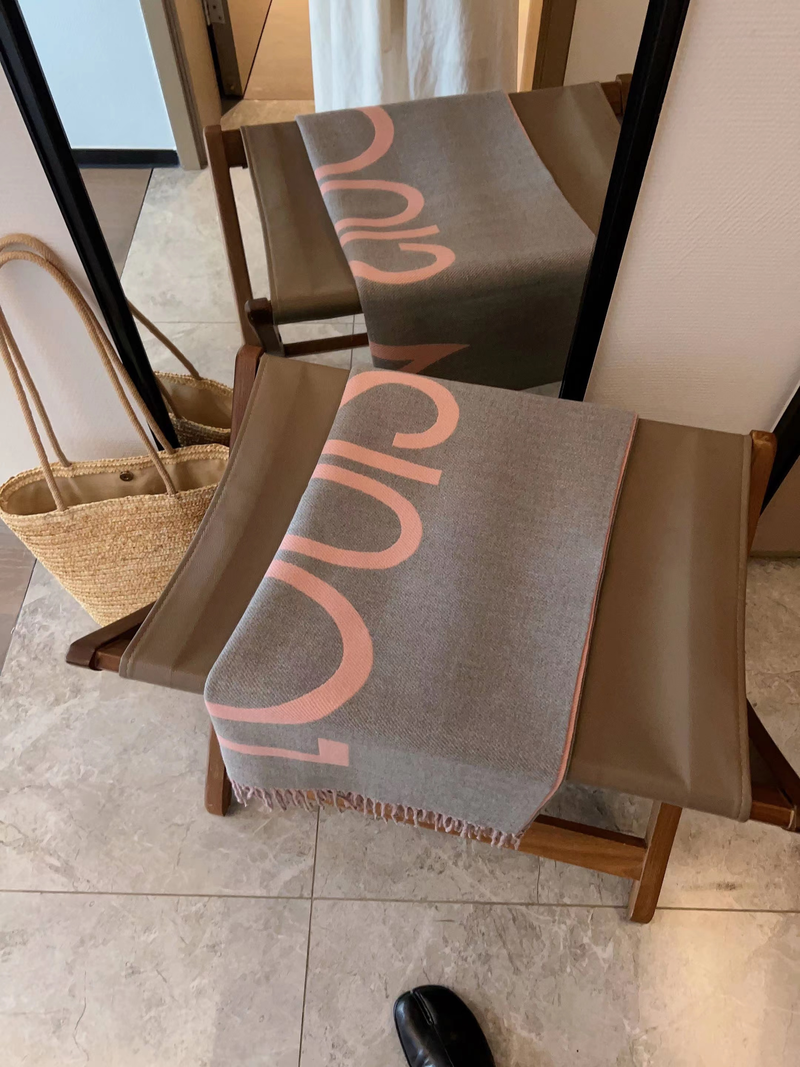 Leichte Luxus-Designmodelle, klassische weibliche Buchstaben, Jacquard, kalt, warm, Herbst und Winter 2023, Kaschmir-Schal, Schal außerhalb der Fahrt_voghion.com