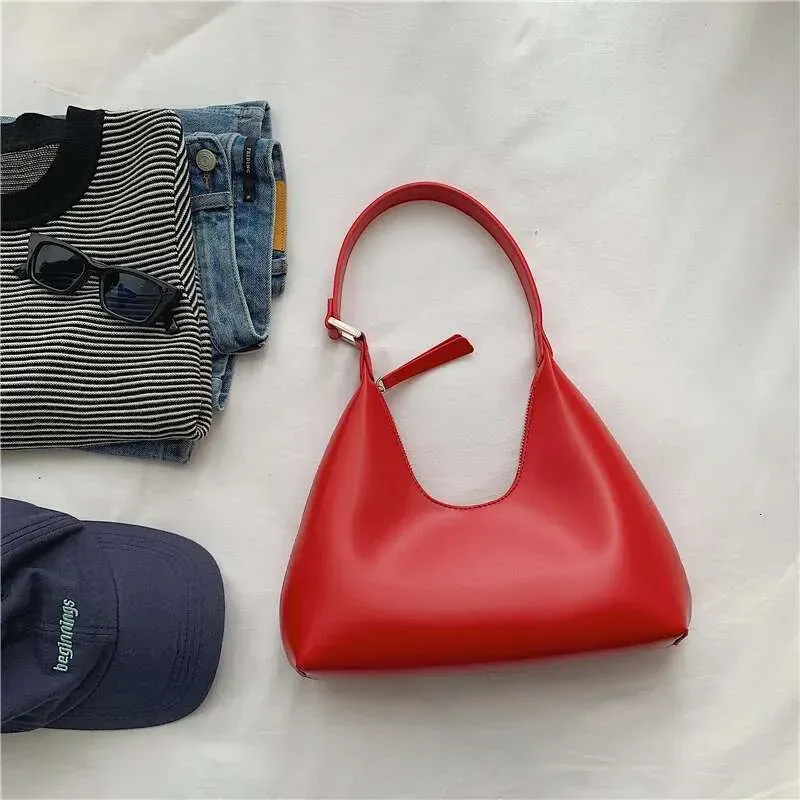 Designer 2025 Ladies' Shoulder Girls' High-End Sense, Niche Underarm Bag, PU Leather, Cream Colored Small Handbag Bag_voghion.com