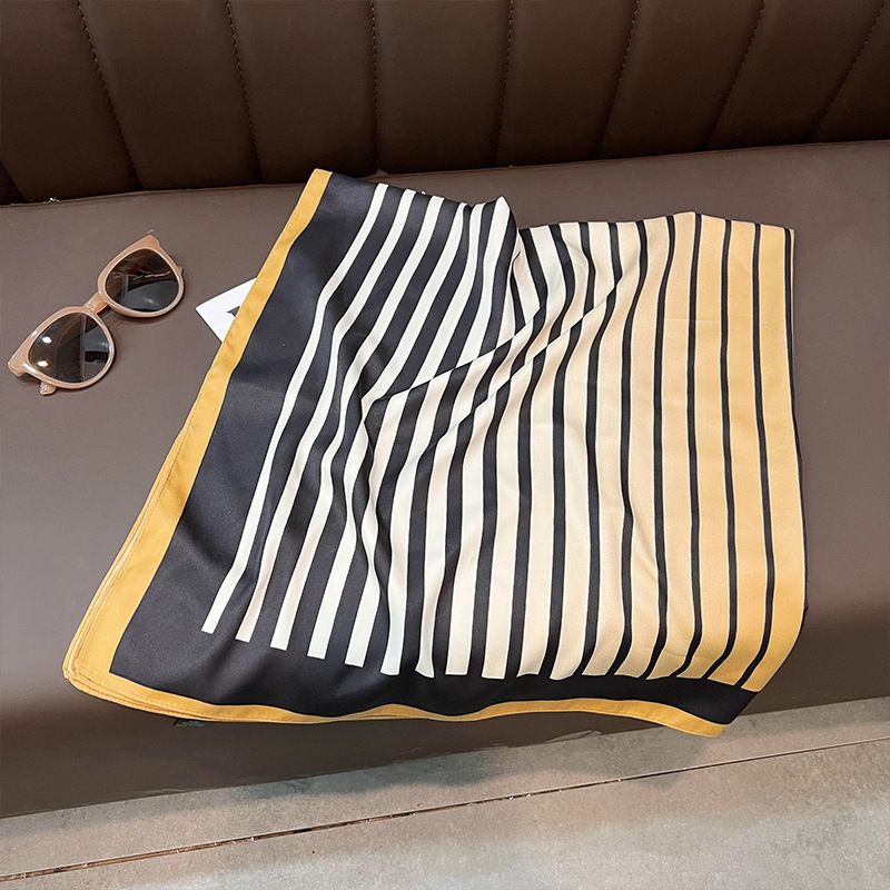 Koreanische neue herbst und winter nische design gestreiften kontrast großen frauen simulierte seide schal multifunktionale schal_voghion.com