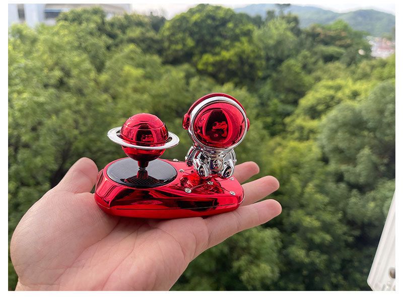 Solar Perfume Aromatherapy Accessories Creative Astronaut Car Center Console High-end Jewelry Men_voghion.com