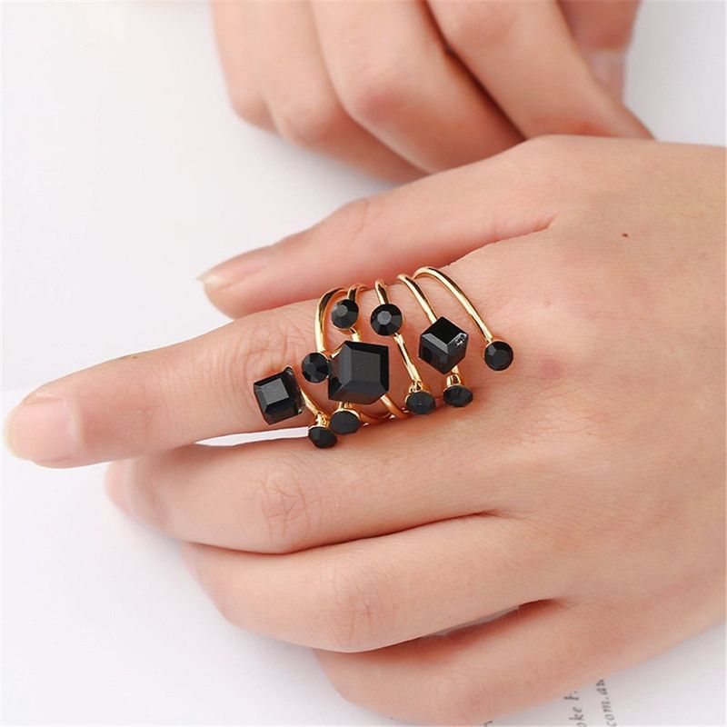 2025 Fashion Style Women's retro luxury diamond women's fashionable and colorful irregular shaped gemstone punk style pendant ring, Korean_voghion.com
