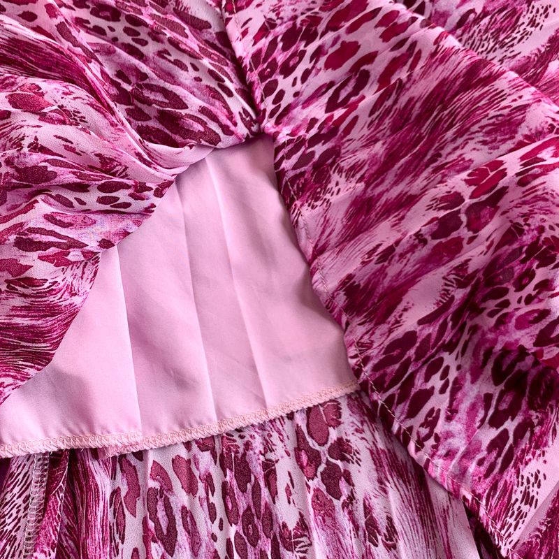 Completo due pezzi da donna con stampa leopardata, aderente, a vita alta, con scollo rotondo, manica a sbuffo, motivo floreale tridimensionale e temperamento retrò_voghion.com