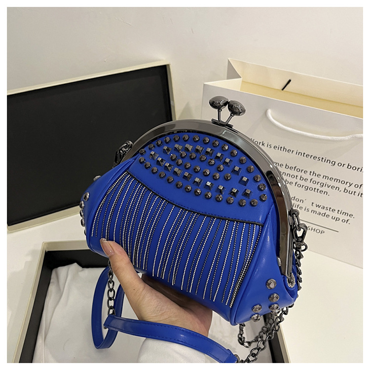 Neue trendige Diamant-Nieten-Quastenkette für eine Schulter, Umhängetasche mit Handclip für das Abendessen, Damentasche_voghion.com