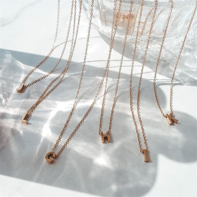 Collier en acier inoxydable pour femme 26 lettres anglaises nom initial pendentif alphabet chaîne collier couleur or bijoux en gros_voghion.com