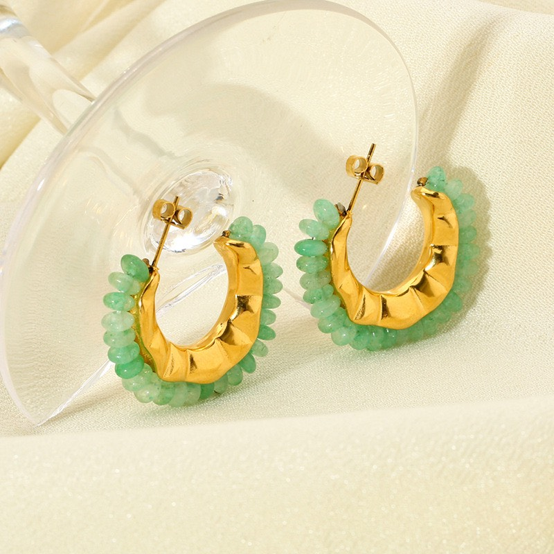 Lichte luxe groene natuursteen C-vormige oorbellen retro Dongling jade hoogwaardige oorbel_voghion.com