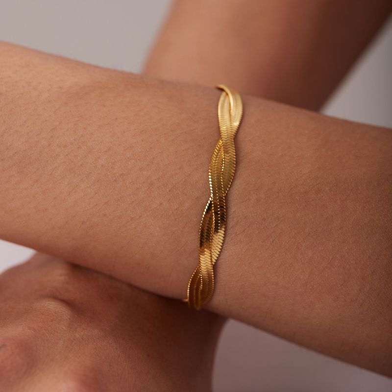 Modieuze en minimalistische vergulde roestvrijstalen armband, damesarmband met dubbele kruisslangketting_voghion.com