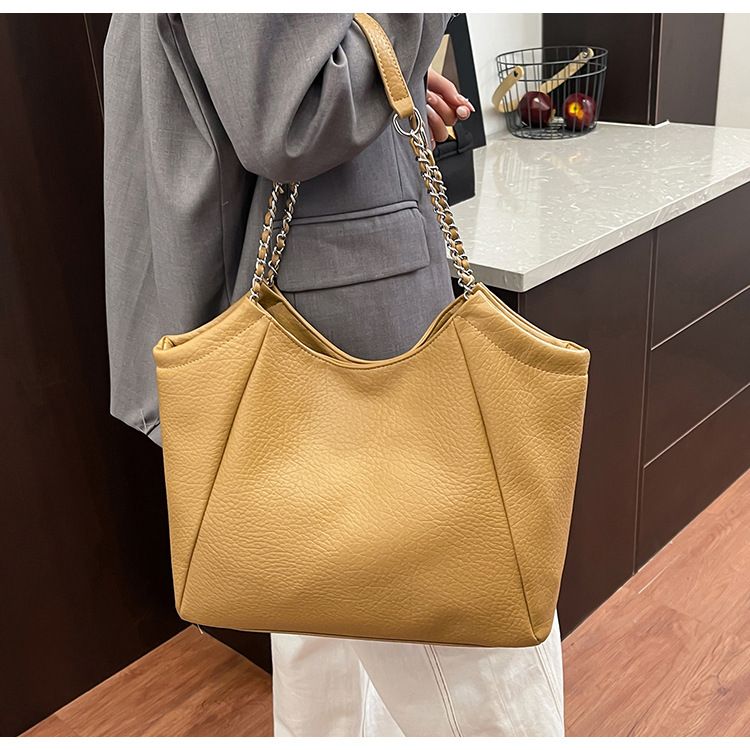Tragetasche mit Kettenriemen – Lässige Retro-Umhängetasche mit großem Fassungsvermögen für Damen, Magnetverschluss im minimalistischen Design, perfekt für den täglichen Weg zur Arbeit_voghion.com