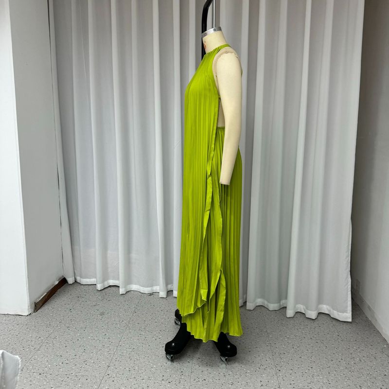 Ropa de mujer Verano Nueva moda Ocio Hombros descubiertos Sin mangas Color sólido Traje plisado de dos piezas_voghion.com