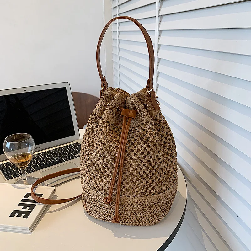 Secchiello di paglia intrecciata estiva per le donne Borsa a tracolla con coulisse semplice Borsa da spiaggia da viaggio Borsa a mano casual intrecciata_voghion.com