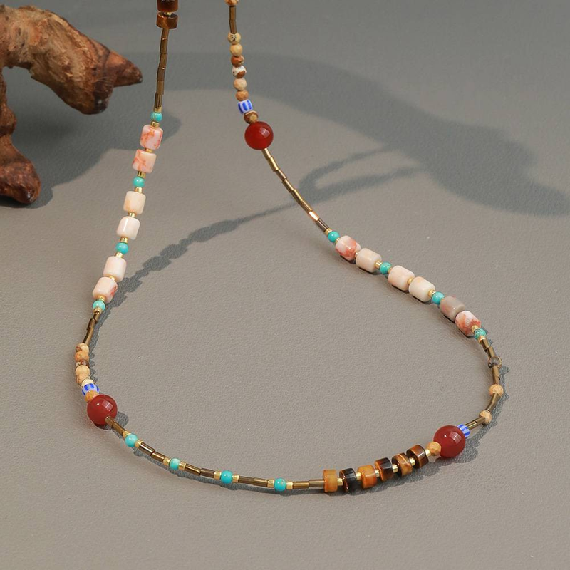 Collana con perline di riso in pietra naturale colorata, stile bohémien, alla moda, con catena a clavicola, design retrò francese di nicchia da donna_voghion.com