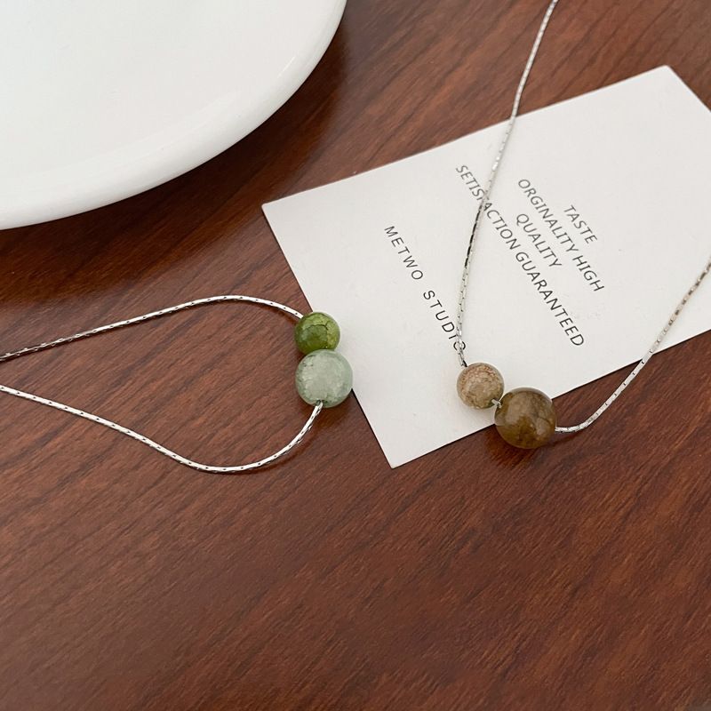 Collier pendentif en pierre naturelle de style cool chaîne de clavicule d'automne pour femme 2023 nouveau style net célébrité niche tempérament collier simple_voghion.com