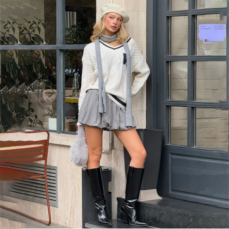 Damen Oversize-Pullover mit V-Ausschnitt – Grobstrickpullover mit Buchstaben-Patch und Zopfmuster, lässiges Oberteil aus Baumwollmischung_voghion.com