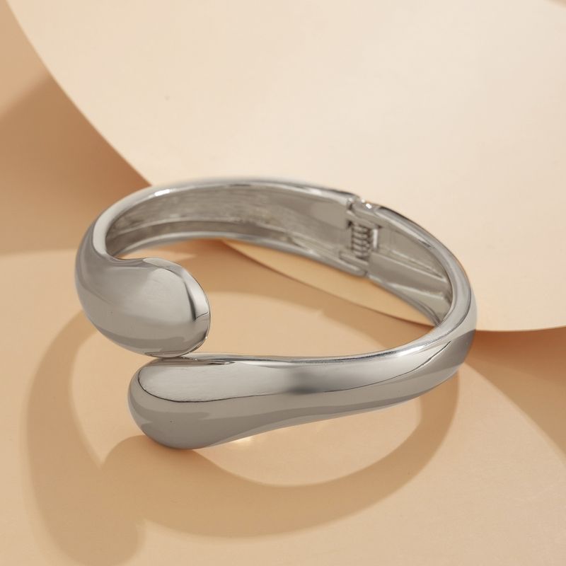 Temperament Baroque Big Pearl Ins Stacked Bracelet, Exaggerated Irregular Winding Bracelet_voghion.com