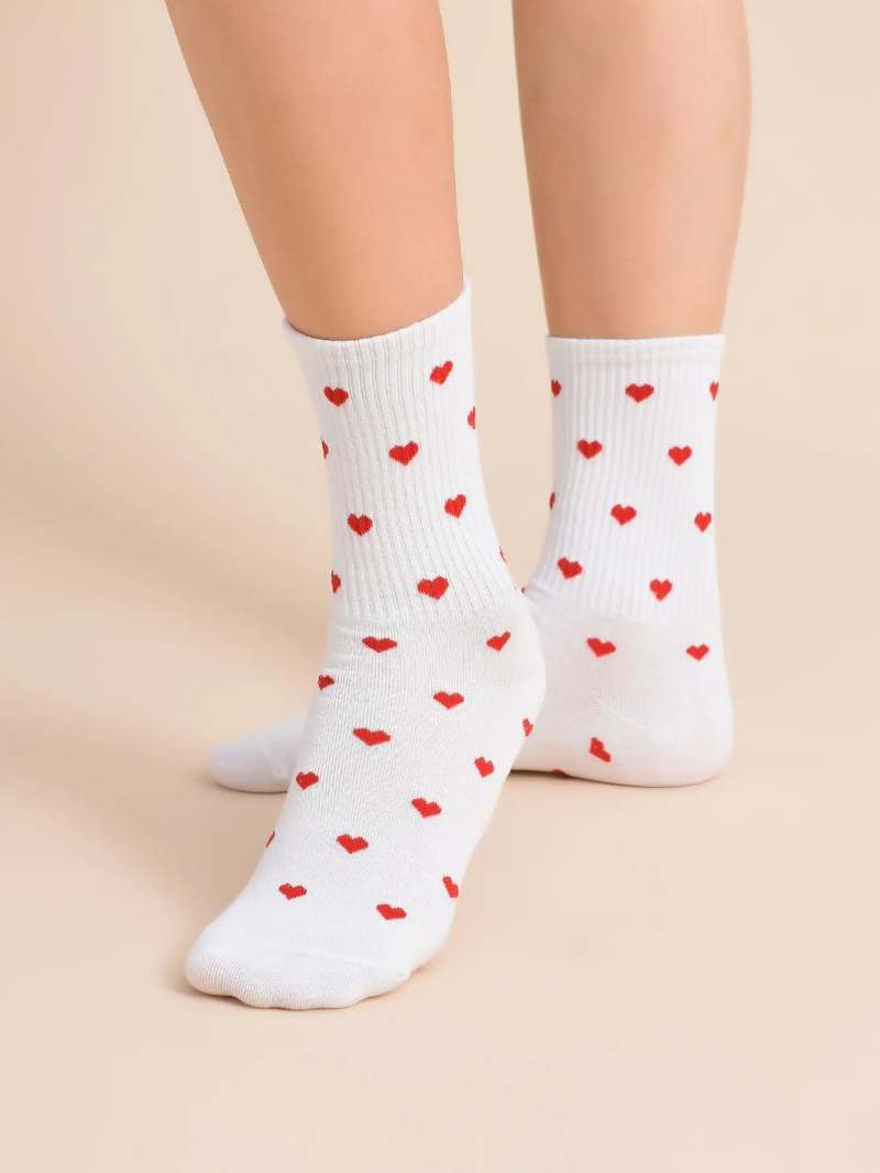 2 Pairs Women Middle Stockings Set Red Heart Pattern in White Socks Fashion Breathable For Female Casual Style_voghion.com