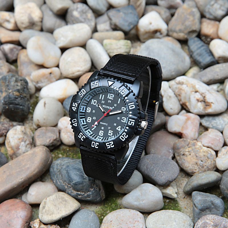 Montre-bracelet à quartz lumineuse pour homme et femme, idéale pour les sports de plein air et les étudiants_voghion.com