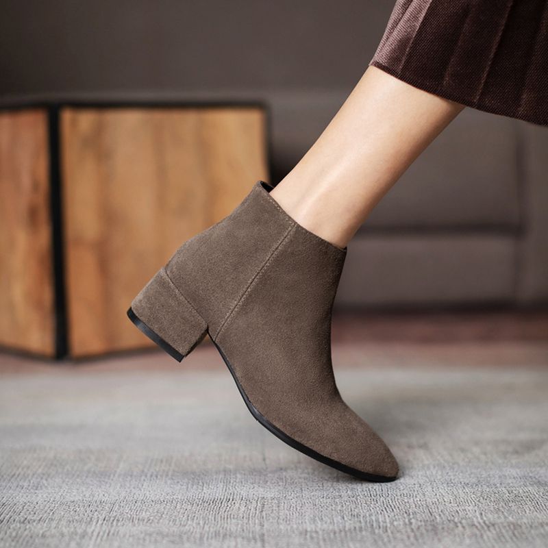 Pointed Toe All-Matching Black Matte Suede Mid Heel Boots_voghion.com