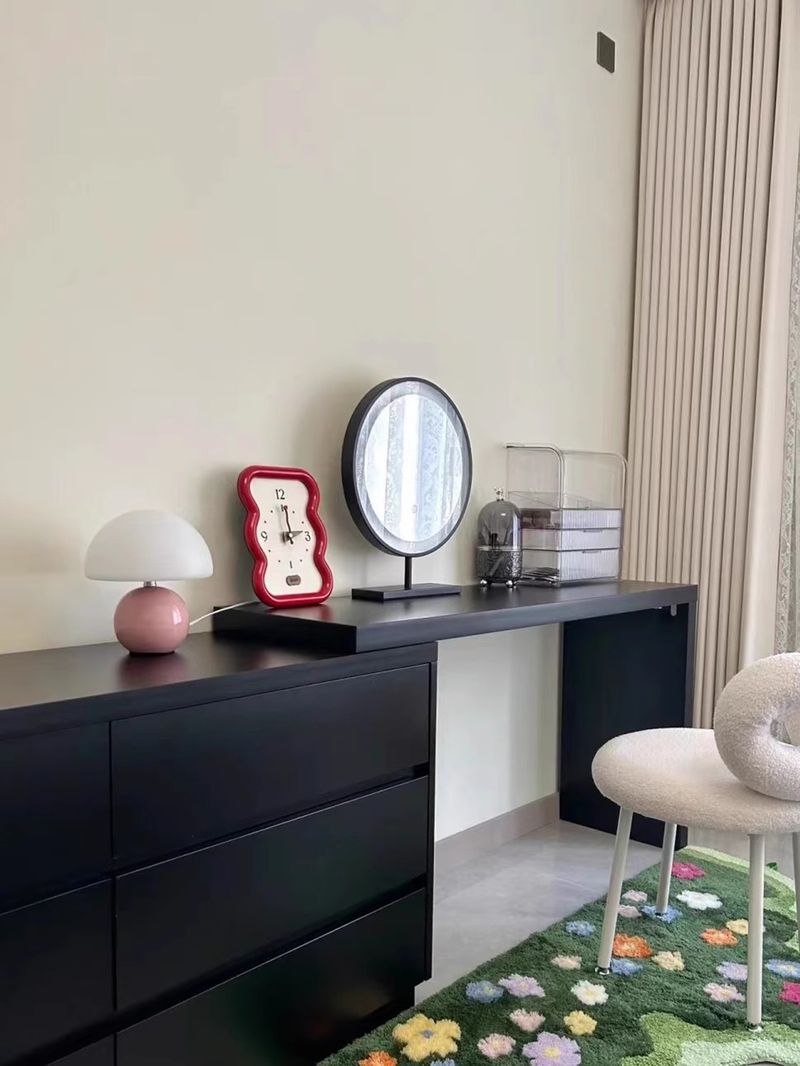 A Pink/orange/red/white/beige USB Socket Table Lamp For Room Light Decorative Lamp Night Light Desk Light_voghion.com