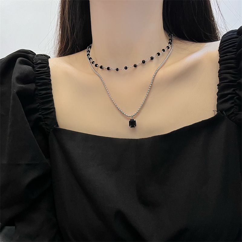 Süße, coole, doppelt gestapelte Halskette mit schwarzem Edelstein für Damen, Nischen-Premium-Design, Schlüsselbeinkette, Spice Girl-Halskette, Gezeiten-Accessoires_voghion.com