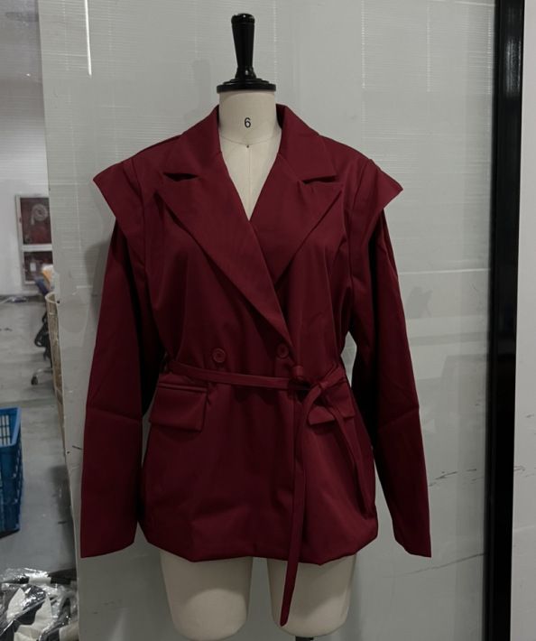 Blazer sartoriale da donna con cintura e spalline - Elegante giacca da ufficio in poliestere elasticizzato per primavera e autunno_voghion.com