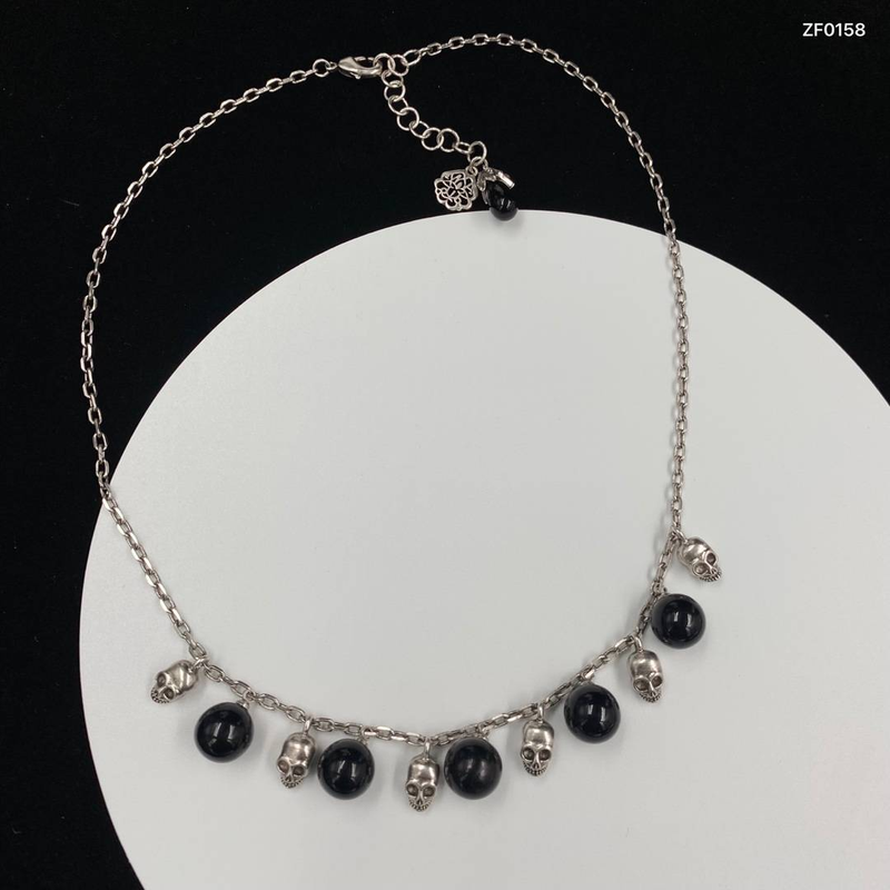 Collar de venta caliente, conjunto de regalo de una pieza a la moda para damas, colgante de cuentas negras con calavera de alta calidad, cadena fina, hermoso y elegante de lujo de alta calidad_voghion.com