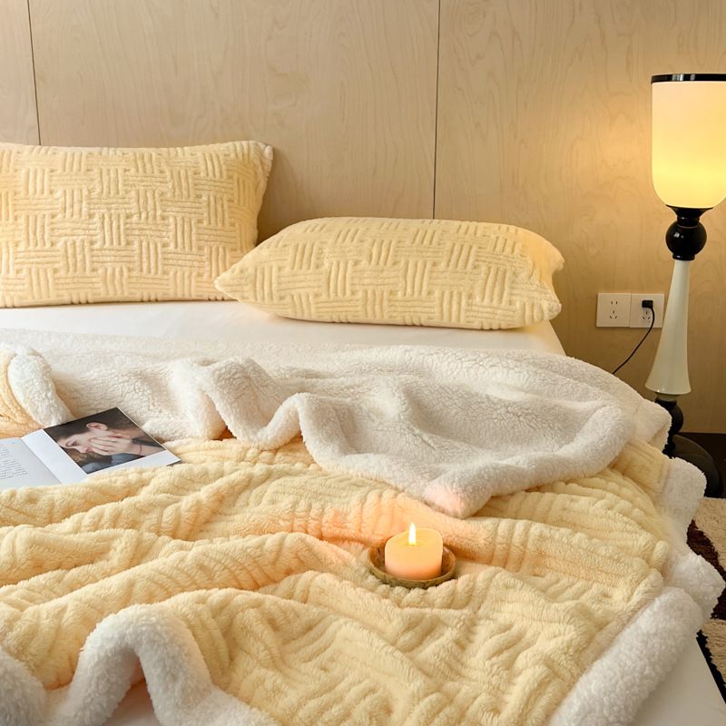 Coperta da divano in pile corallo con scialle in velluto di latte di lana d'agnello ispessita per l'inverno_voghion.com