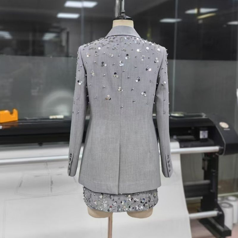 Conjunto chique de blazer e saia com strass – terno brilhante de duas peças para mulheres, do escritório à noite_voghion.com