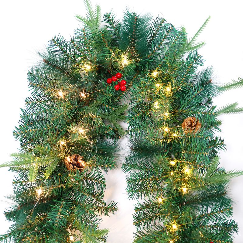 Ghirlanda natalizia in PVC da 2,7 m con bacche rosse e pigne - Vite verde densa per decorazioni natalizie (luci calde opzionali)_voghion.com
