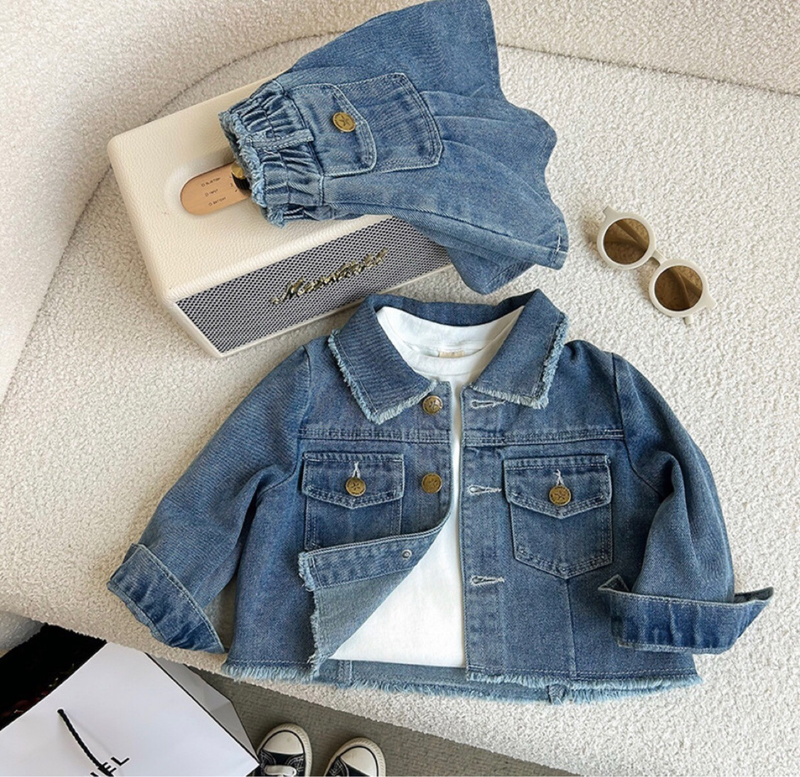 Blue lapel long sleeved girl's denim jacket pleated skirt set, fashionable and stylish two-piece set_voghion.com