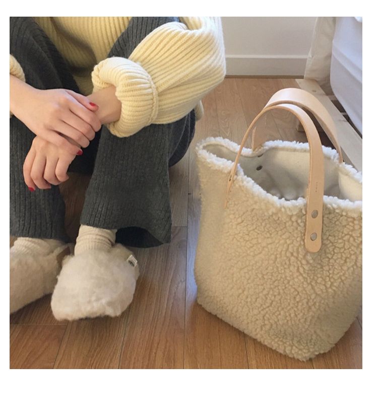 Borsa invernale in peluche a tracolla in lana tinta unita di grande capacità, edizione coreana, semplice e versatile B_voghion.com