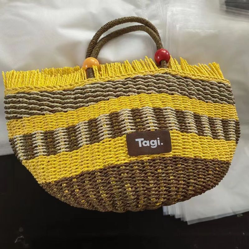 Tagi Picnic Basket Wooden Fruit Woven Handbag Beaded Large Capacity Vacation Handheld Straw Bag_voghion.com