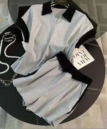 Ensemble deux pièces short à manches courtes et manches courtes, coupe ample et amincissante, tendance été._voghion.com