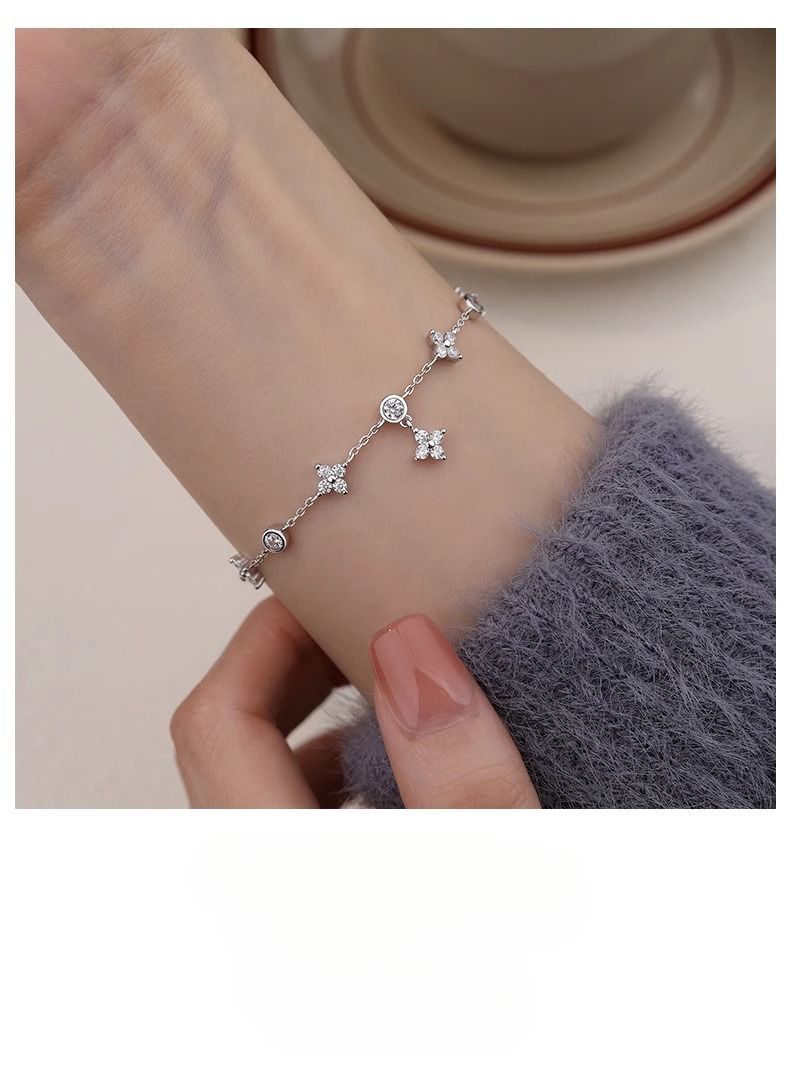 Silbernes vierblättriges Kleeblattarmband für Damen, Ins Style, Nische, Vielseitig, Leichter Luxus, Exquisiter Handschmuck, Geschenk für_voghion.com