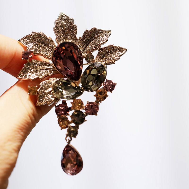 Vintage Crystal Flower Brooch For Women - Elegant Floral Pin With Rhinestones, Handcrafted Copper Jewelry, Unisex Accessory For Any Occasion_voghion.com