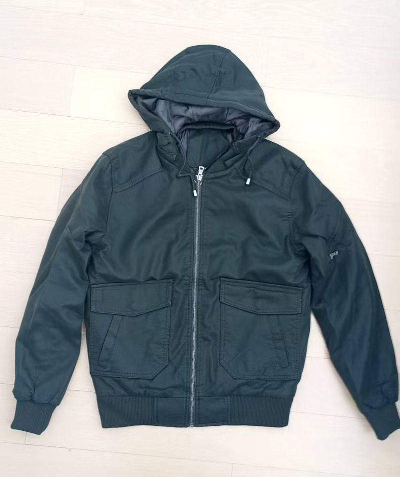 Herren Winter Bomberjacke – Verdickter PU-Leder Motorradmantel (S-4XL, Schwarz/Dunkelbraun, Winddicht & Wasserabweisend)_voghion.com