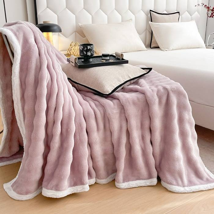 Thick Coral Velvet Rabbit Fur Like Bubble Milky Velvet Blanket Edge Lunch Break Blanket_voghion.com